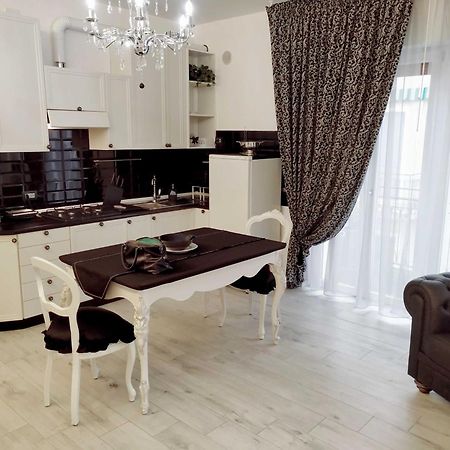 Alloggio Turistico Giulietta E Romeo - Intero Appartamento - Villafranca Di Verona, Zimmer, Holiday Rooms エクステリア 写真