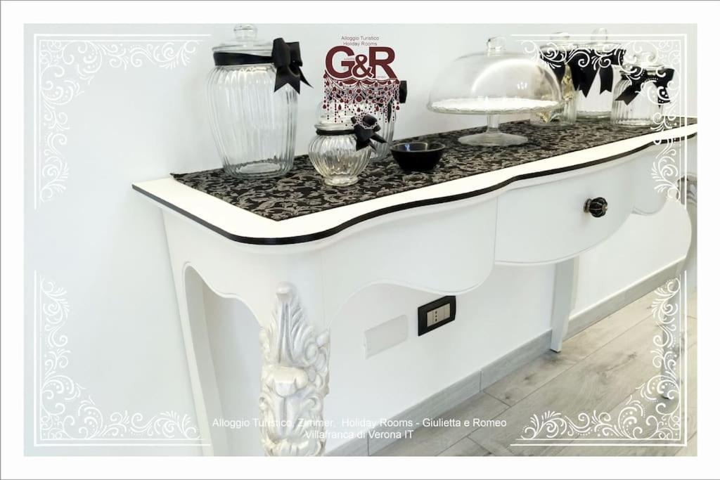 Alloggio Turistico Giulietta E Romeo - Intero Appartamento - Villafranca Di Verona, Zimmer, Holiday Rooms エクステリア 写真