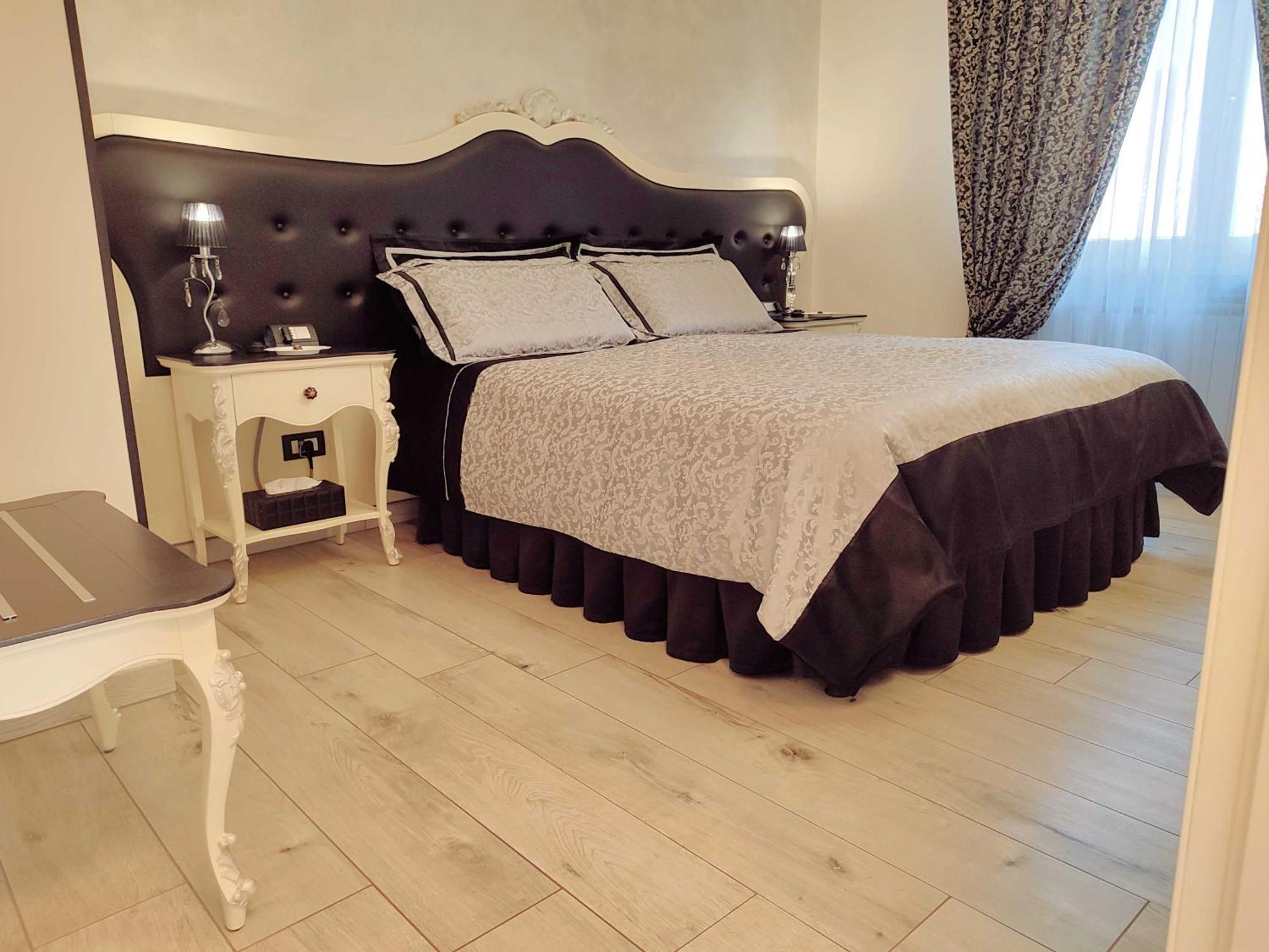 Alloggio Turistico Giulietta E Romeo - Intero Appartamento - Villafranca Di Verona, Zimmer, Holiday Rooms エクステリア 写真